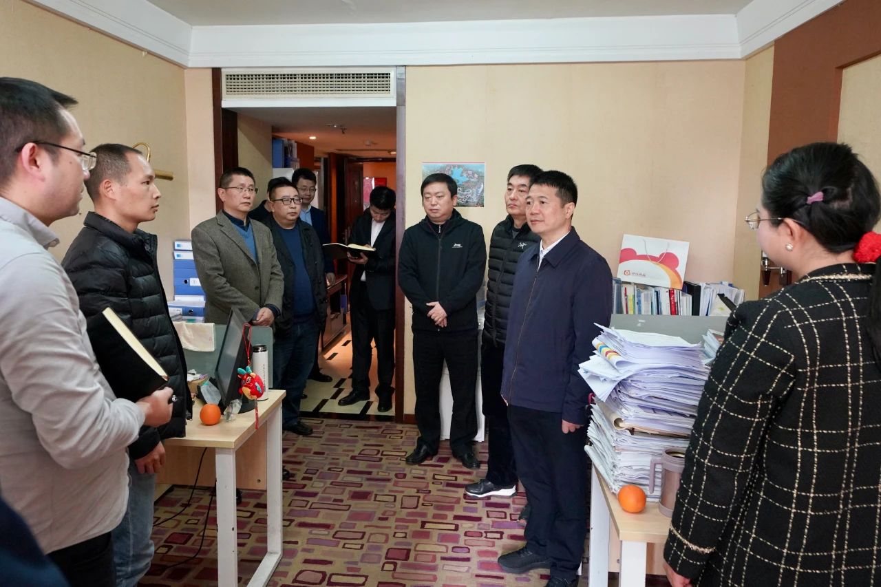 迎新春，鼓干劲，开新局！省尊龙凯时集团领导班子慰问总部干部员工